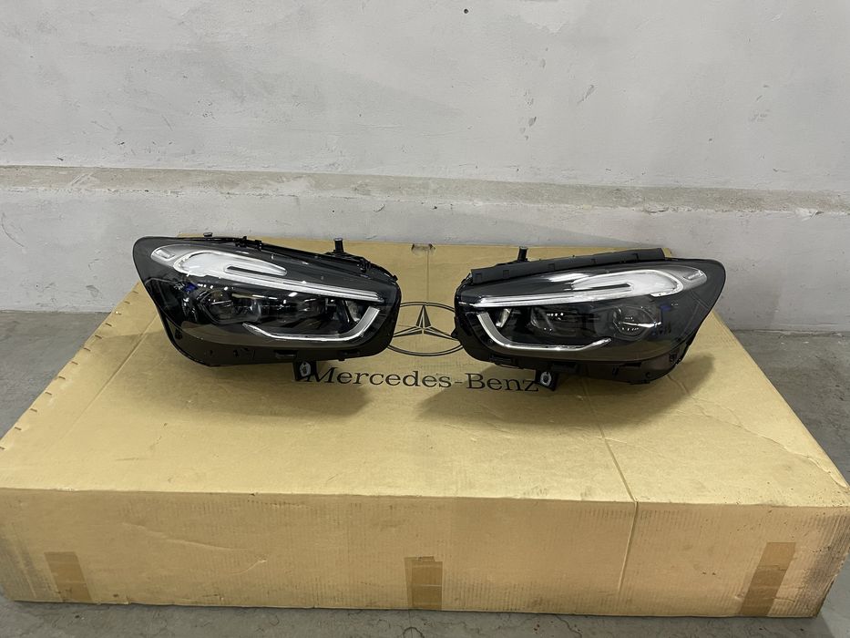 Фара Mercedes B Class W247