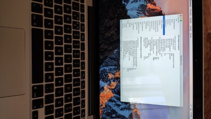 Computador portátil MacBook Pro early 2015