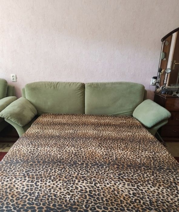 Продам диван  и кресло