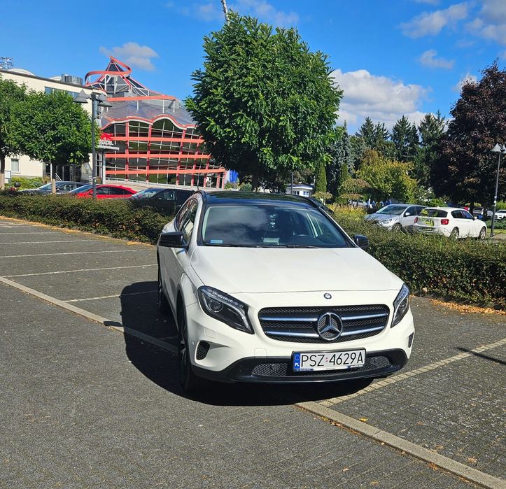 Mercedes-Benz GLA Mercedes- Benz GLA 250 4Matic