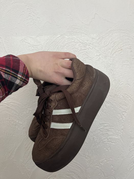 кросівки 38/39………