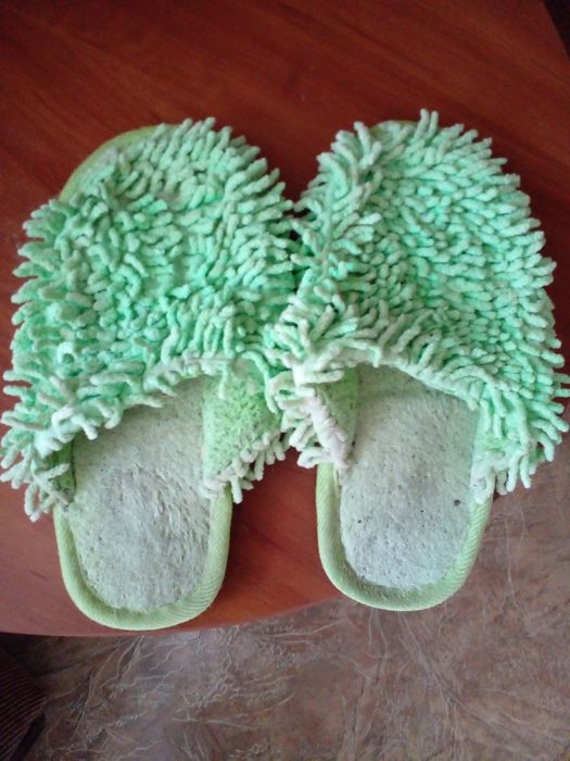 Продам детские тапочки