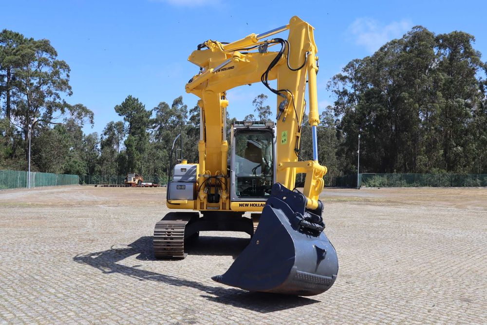 New Holland Kobelco E135B 2011 Escavadora de Rastos