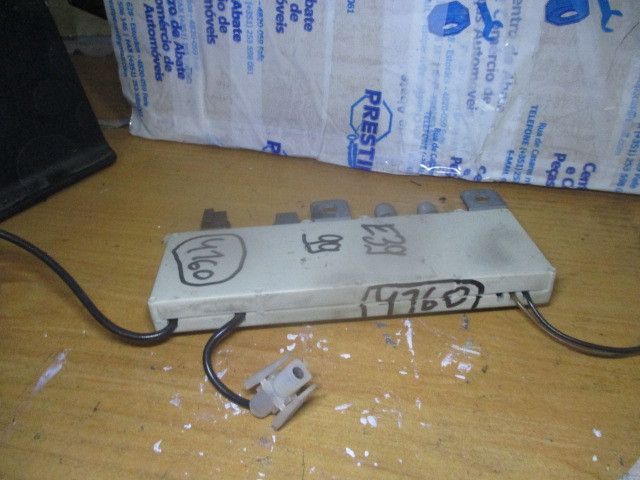 Amplificador de colunas BMW 5 (E39)