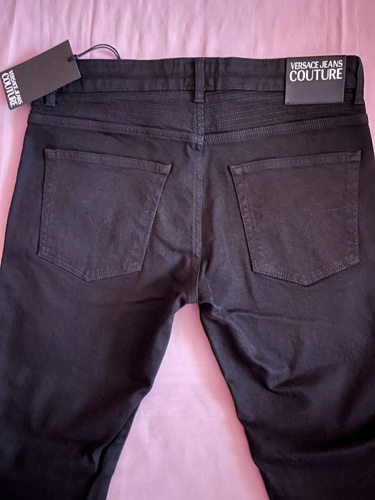 Wyprzedaż spodnie męskie Versace Jeans Couture.