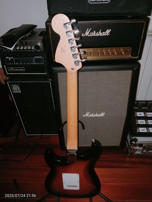 Guitarra elétrica Squier Affinity com Humbucker