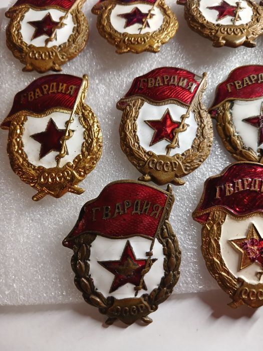 Продам знаки разних годов.