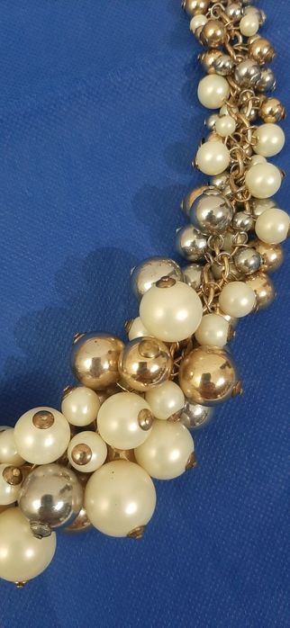 Colar zara com varias bolas