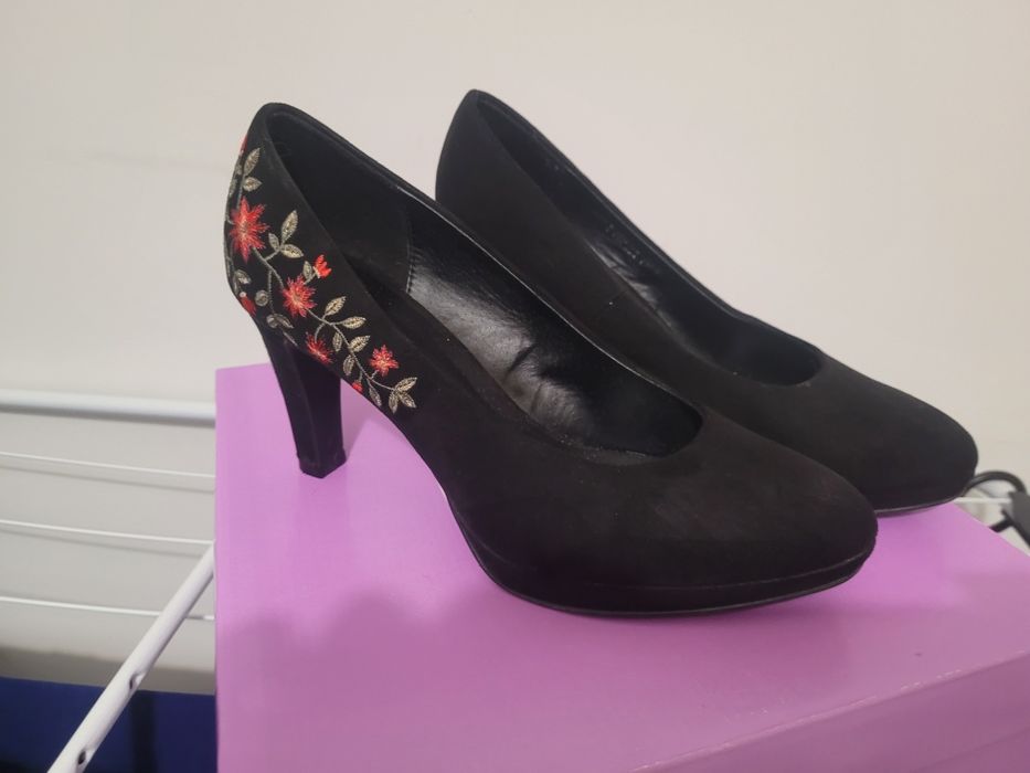 Buty na obcasie 39