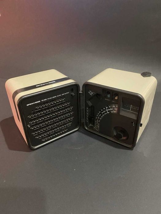 Brionvega TS 505 cubo cube transistor radio from 60s Zanusso & Sapper