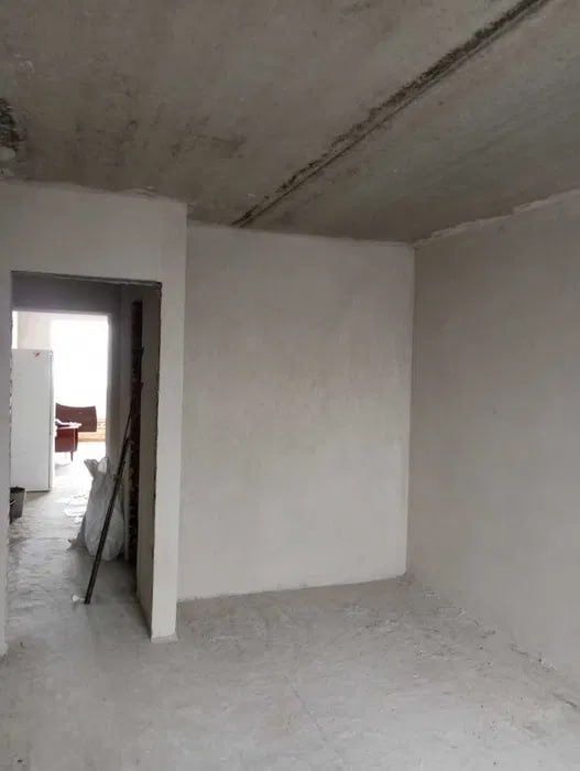 Продається 2-х кімнатна квартира під ремонт