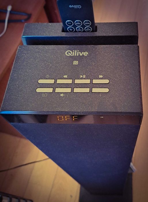 Coluna Qilive com Radio e Bluetooth