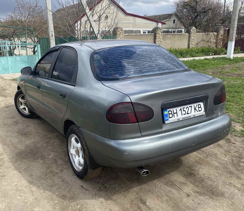 Део ланос 1.5 літ