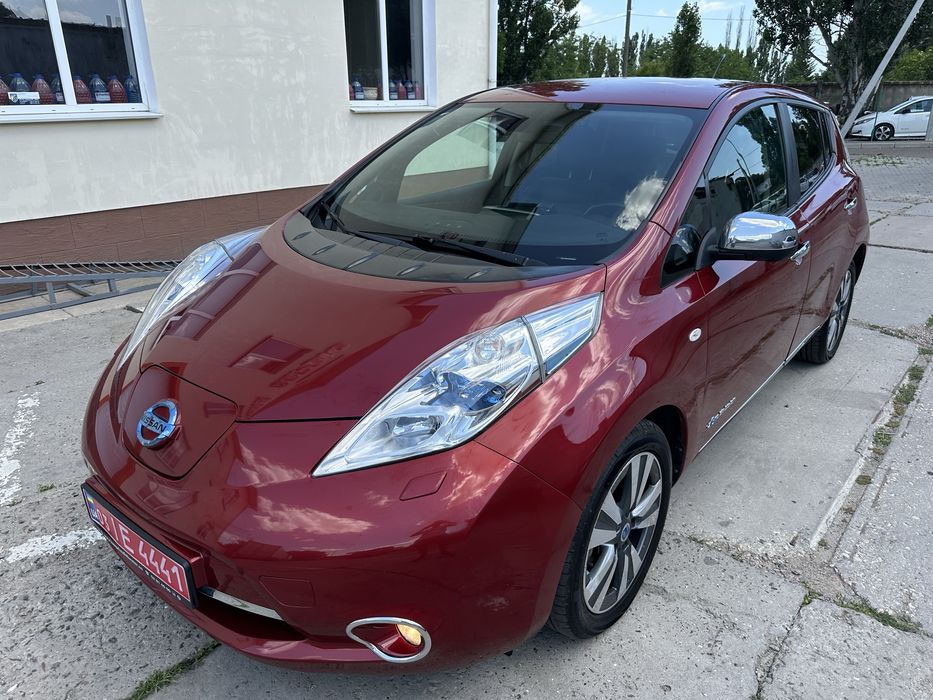Продам Nissan Leaf