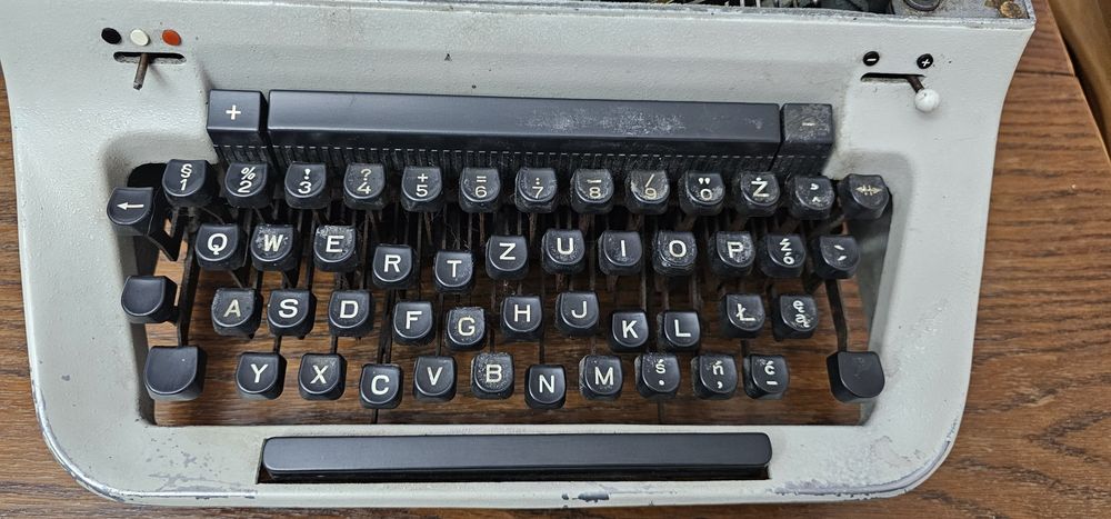 Maszyna do pisania PREDOM-ŁUCZNIK 1007