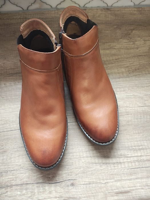 Eleganckie skórzane męskie botki r. 40