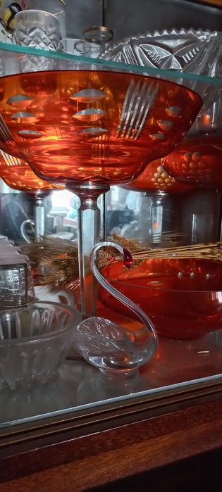 Продам вазы из цветного хрусталя.