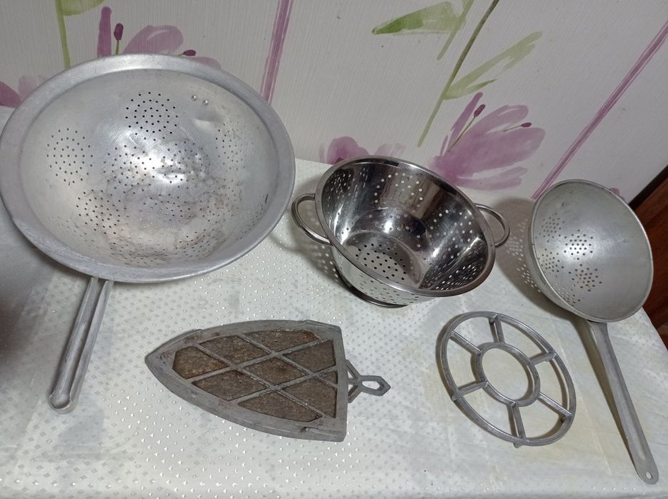 Кухонне приладдя.Форма.Деко.Друшляк.Підставка.