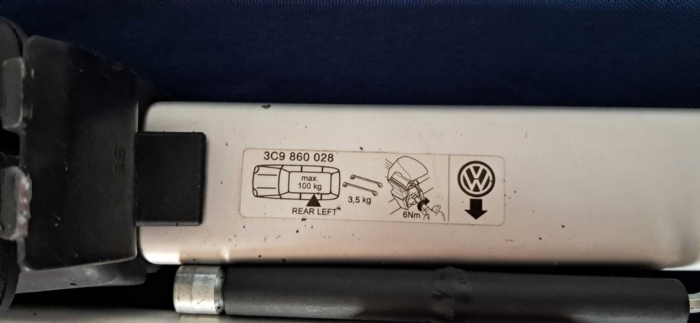 Oryginalny bagażnik VW na relingi Passat B6 B7, Skoda Octavia