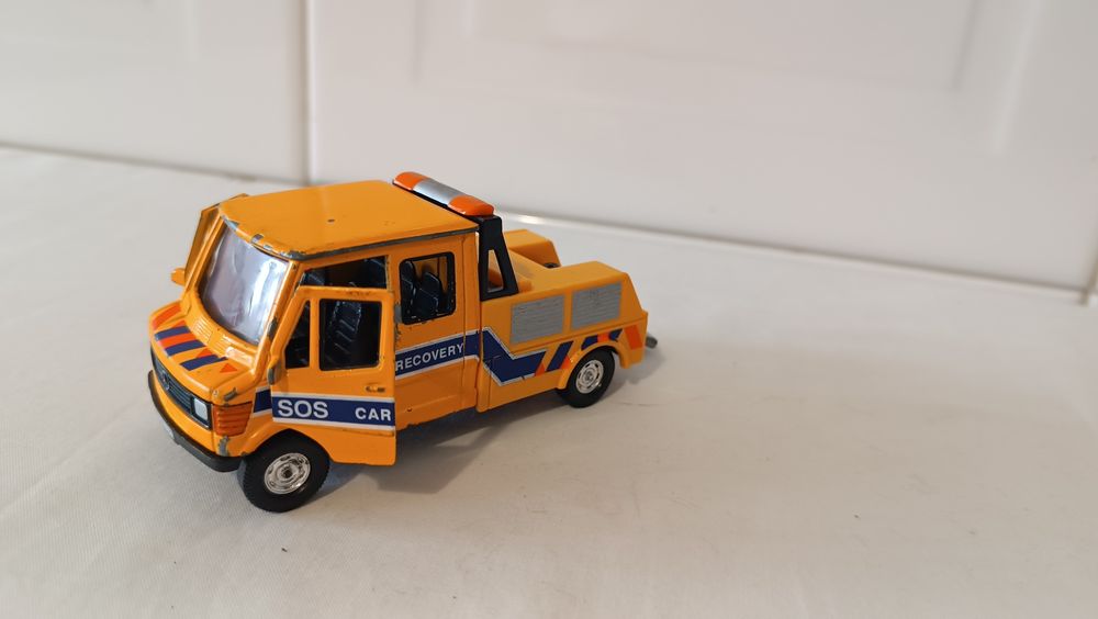 Mercedes Benz . Camião de Reboque. 12 cm