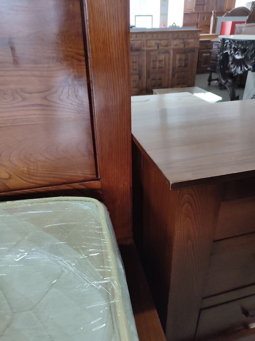 Conjunto cama + 2 mesas cabeceira