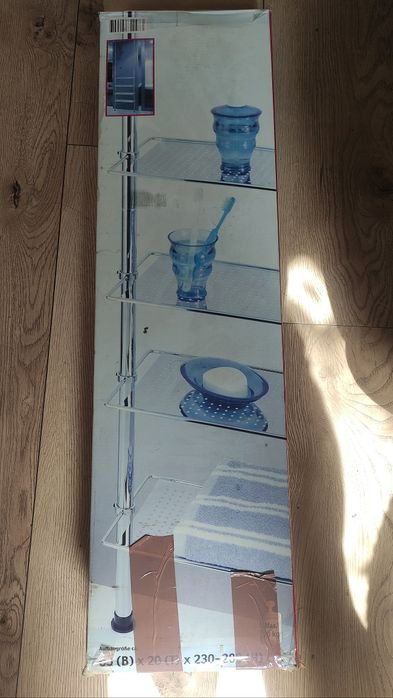 Teleskopowy regał łazienkowy