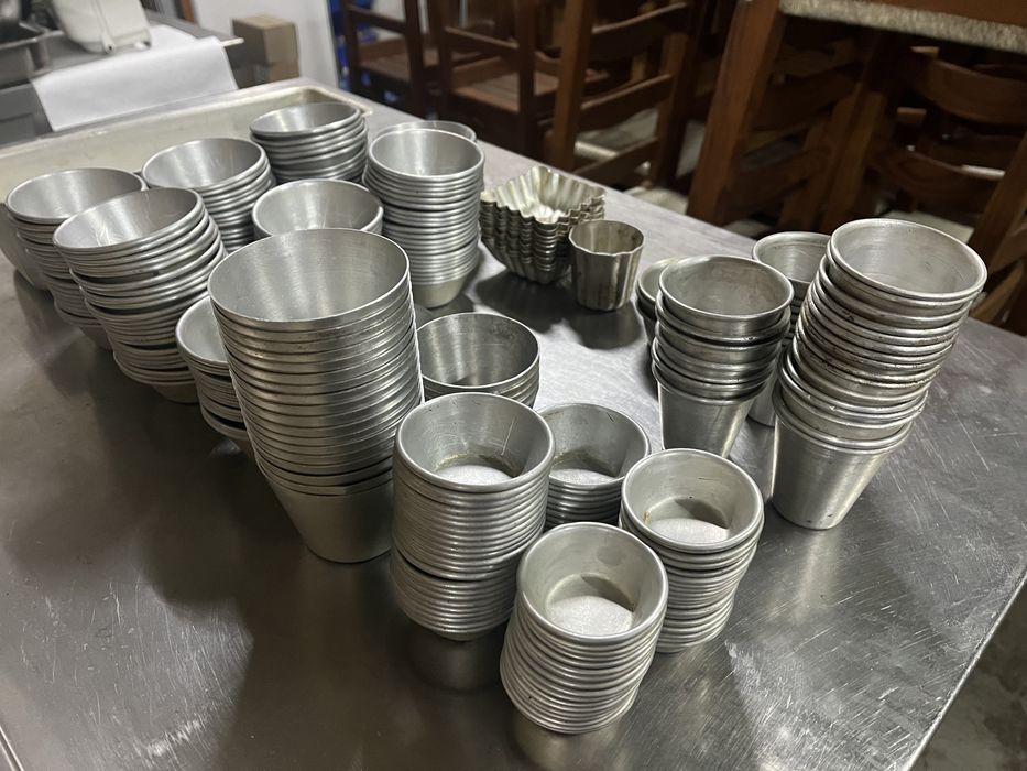 Formas para bolos em aluminio 290 unidades