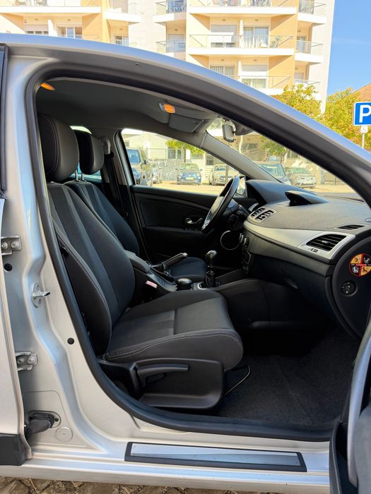 Renault megane 1.6 gasolina 110 cv impecável
