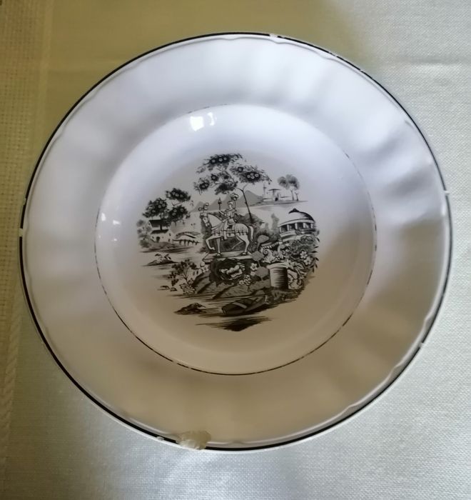 Pratos vintage ( Sacavém).