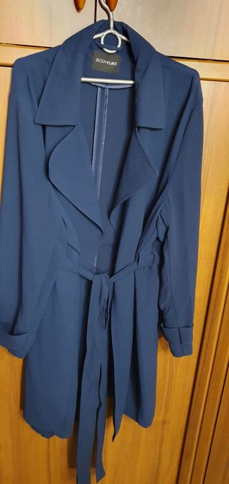 Cienki płaszcz damski Bodyflirt r .50