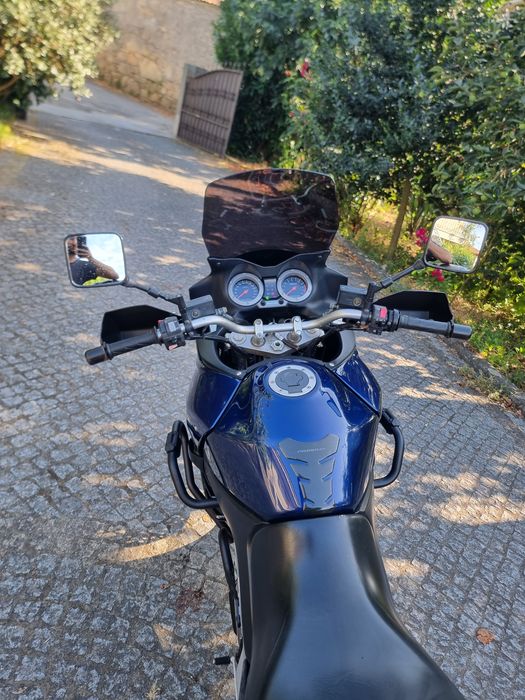 Suzuki V-Storm 1000cc