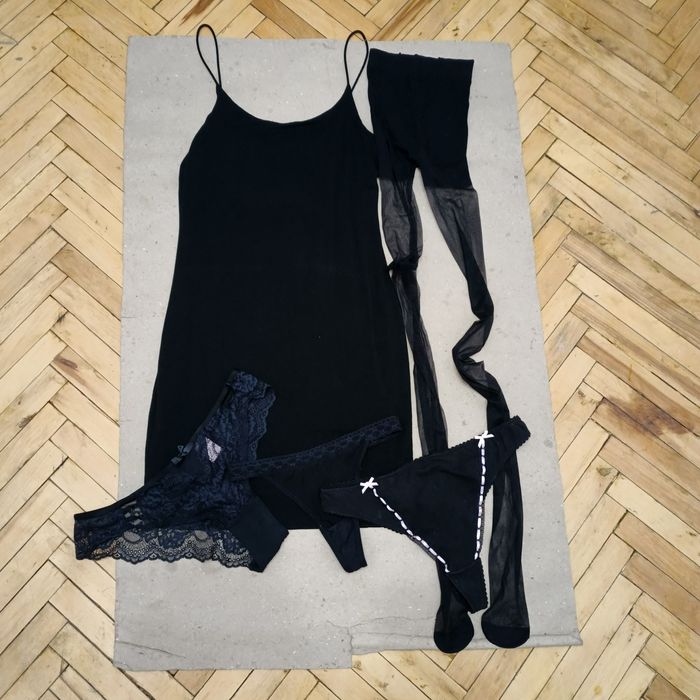 Чорне міні плаття