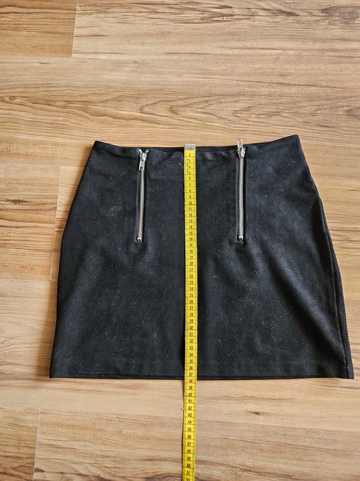 Czarna zamszowa spódniczka Forever 21