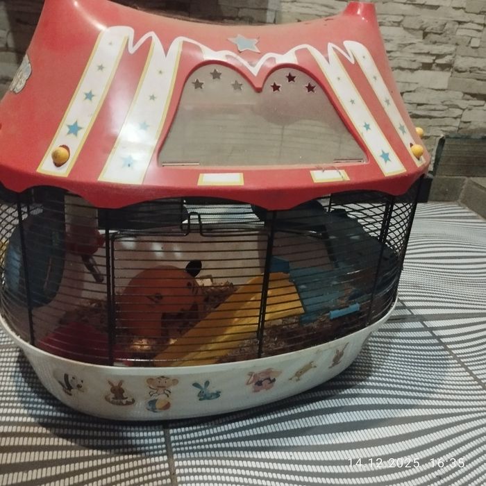 Продам клетку для хомячков