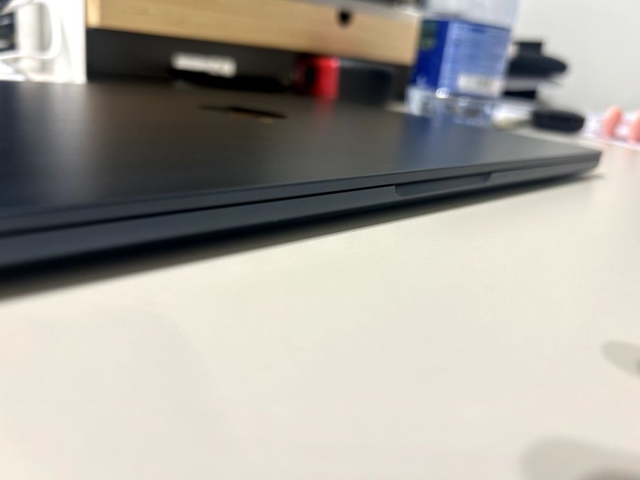 MacBook Air M2 - Como Novo (Com Caixa)