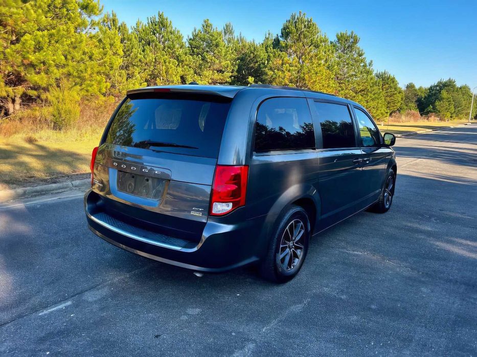 Dodge Grand Caravan GT      2018