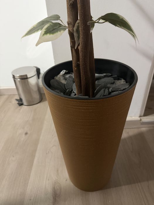 Árvore artificial com bazo incluindo