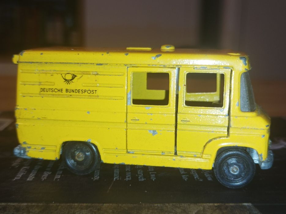 Stary model vintage siku Mercedes Benz poczta niemiecka