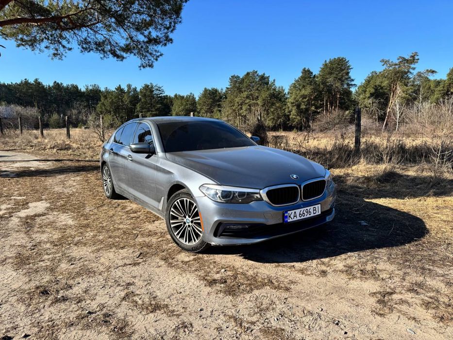 BMW G30 530i (2017)