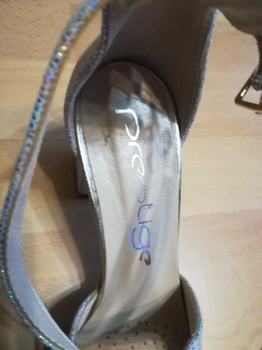 Srebrne czółenka Prestige 2045 – buty ślubne, tanio