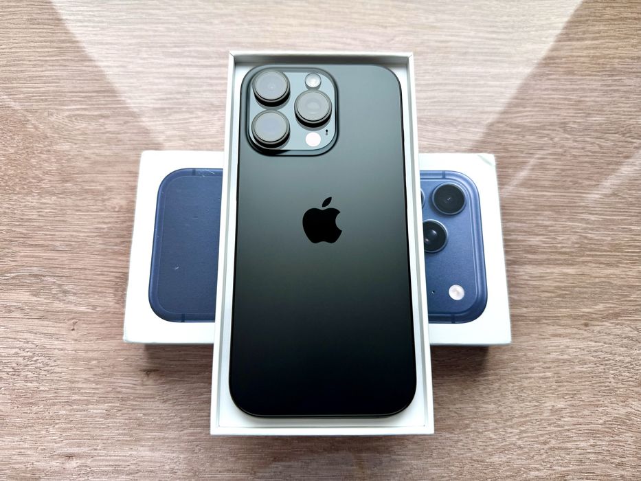Apple Iphone 16 Pro Black Titanium 256gb акб 94%