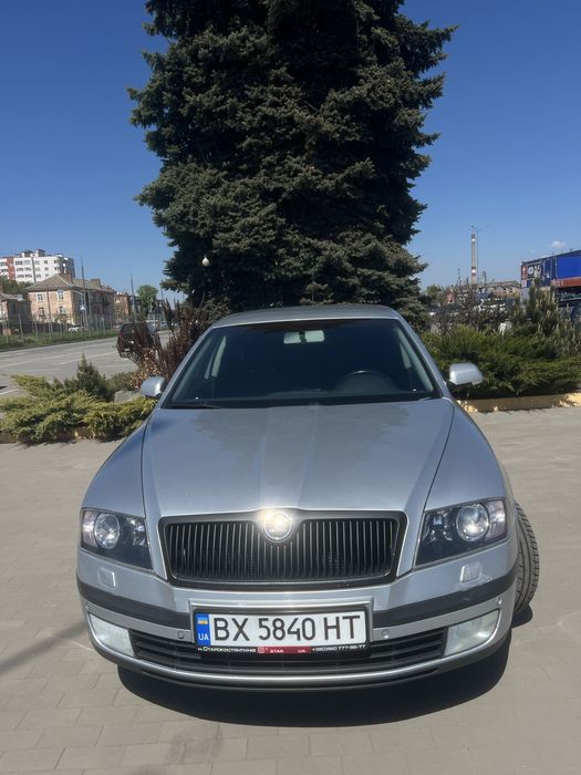 Продам власну шкоду не за всі гроші з пошкодженим заднім крилом