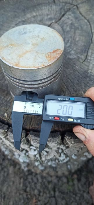 Поршень двигуна УД-1 УД-2