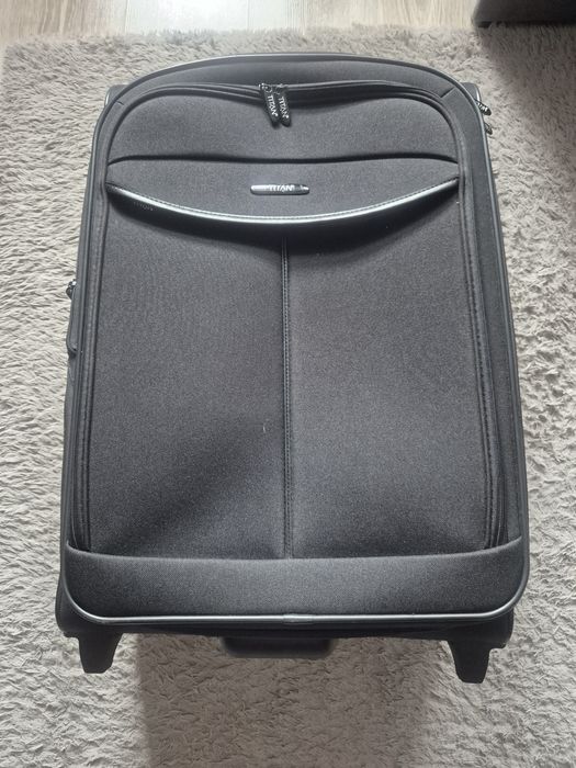 Walizka średnia TITAN