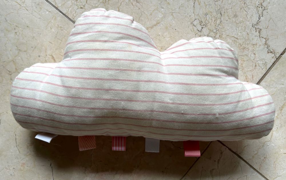 Almofadas decorativas para quarto de menina
