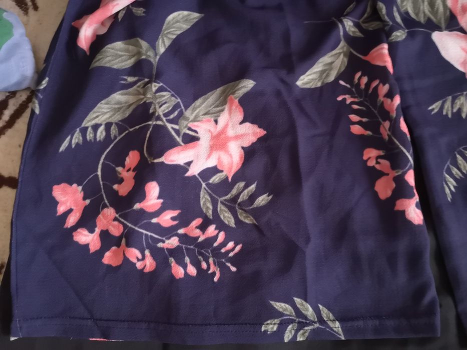 Kombinezon granatowy w kwiaty