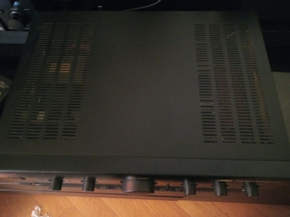 Amplificador Luxman A-215 c/comando.