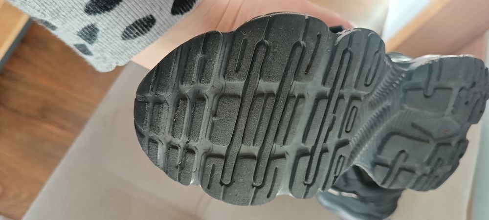 Кросівки для дівчинки