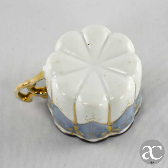 Chávena de café e pires Arte Nova em porcelana europeia