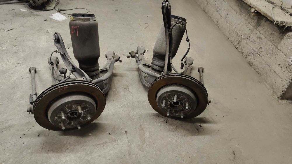 zwrotnica wachacz zawieszenie tył lewe prawe jeep grand cherokee wk2